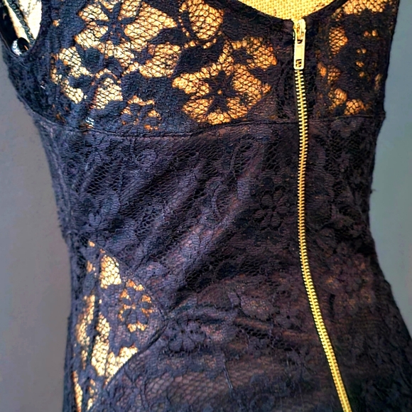 Short/mini Dress sz LG material stretches Black netting Gold zipper in Back - Picture 9 of 12